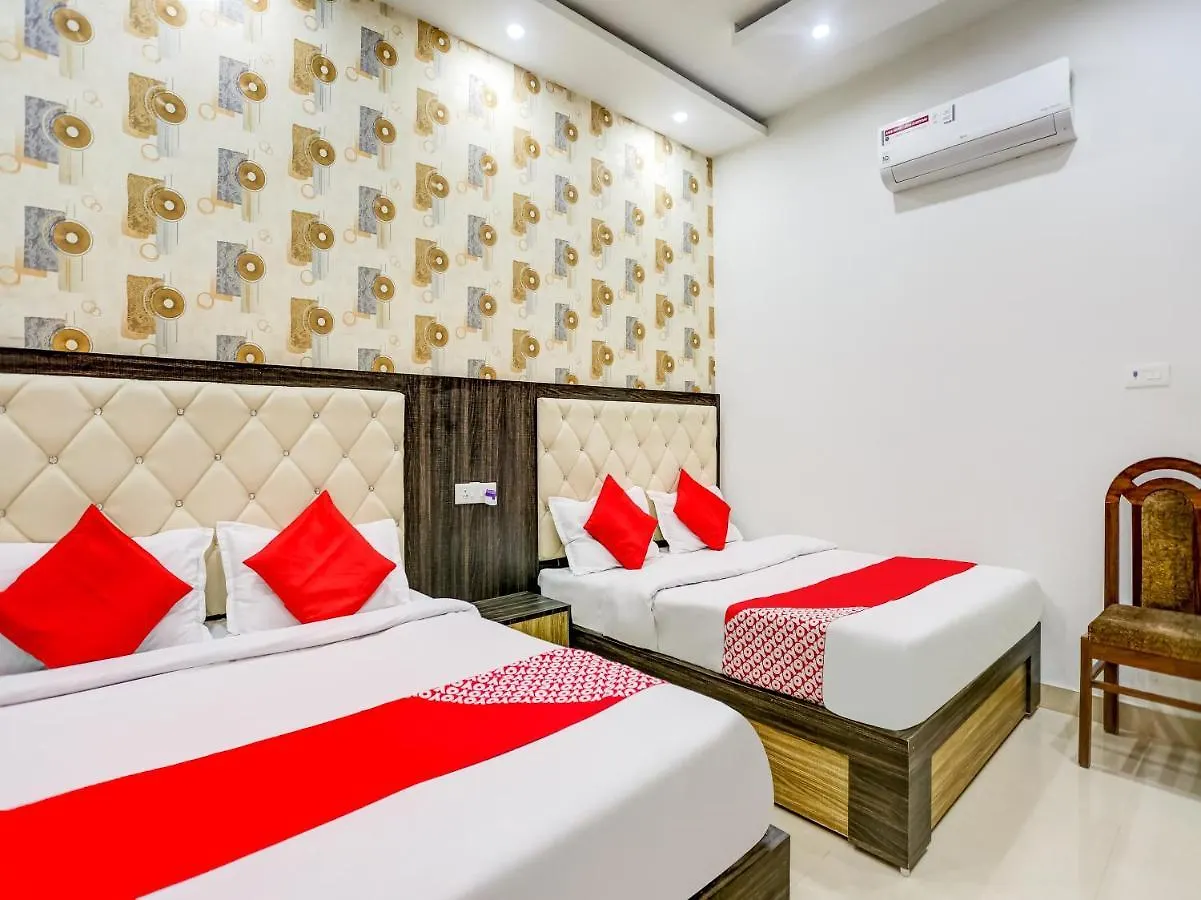 Oyo 75850 Vishwanath Guest House 바라나시 3*,